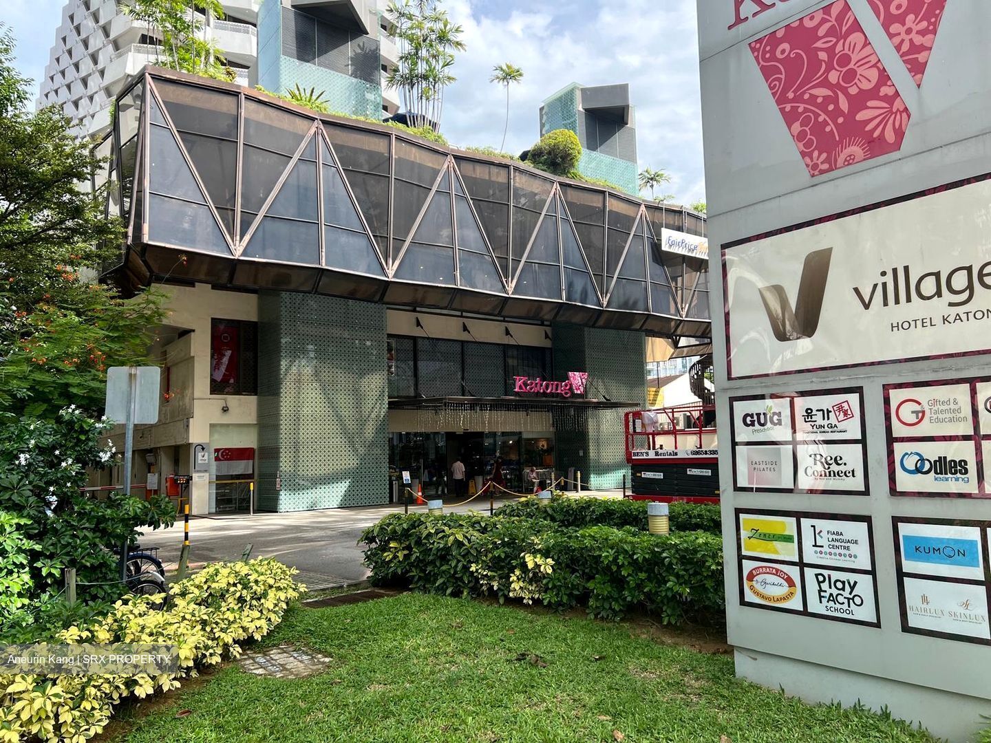 Paramount Shopping Centre (Enbloc) (D15), Retail #596415721